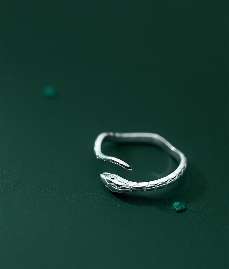 R782 (3).jpg