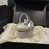 Bolsas Mini Tendência Deste Ano para Mulheres Primavera/Verão 2026 Nova Versátil Bordada Acolchoada Corrente Moda Bolsa Transversal