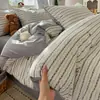 Juego de Cuatro Piezas de Hilo Tipo Nube Amigable con la Piel, Juego de Tres Piezas Estilo Sábana, Ropa de Cama Tradicional Sábana Ajustable de Algodón Lavado