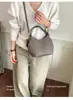 Bolso de cubo con cadena y estampado de lichi para mujer, nuevo estilo 2026, versátil, de nicho, bolso cruzado chic, bolso de hombro retro para el día a día