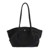 Bolsa Tote Retrô com Pregas de Ombro Único, Grande Capacidade, Novo Estilo Outono e Inverno 2025 Feminino, Bolsa para Trabalho e Deslocamento, Bolsa de Mão Feminina