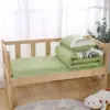 Juego de colcha de tres piezas para jardín de infantes, Juego de seis piezas de ropa de cama para siesta de algodón puro con logotipo bordado en la funda de la colcha, Cama para bebé personalizada por el fabricante