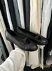 Versión de piel de vaca ~ Modelo nuevo 2026 Zapatos planos Mary Jane de cordones, punta redonda simple, plisado superficial