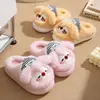 Chinelos infantis de algodão de pinguim, novos estilos outono/inverno para meninas, com designs de desenhos animados fofos e criativos, perfeitos para usar em casa, mantendo os pés aquecidos e adequados para combinar pais e filhos.