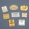 Placas Personalizadas em Liga de Alumínio com Rótulos de Perfume de Alto Padrão, Serigrafia de Alto Brilho, Gravação a Laser e Placas de Nome com Base Curva