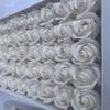 Fábrica de Origen Flor de Jabón de Tres Capas con Base Cabeza de Flor Rosa Simulada Flor de Agua Flor de San Valentín Cabeza de Flor Preservada