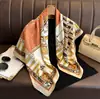 Bufanda Estilo Coreano Nueva Moda de Alta Calidad Estampada 90cm Bufanda Twill Letra Bufanda Cuadrada Grande Chal Protector Solar Pañuelo para la Cabeza Mujer