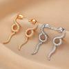 Aretes Torcidos de Serpiente del Zodíaco con Incrustaciones de Diamantes para Mujer Europeos y Americanos Transfronterizos Nicho de Gama Alta Gotas para Orejas Moda Lujo Ligero Accesorios para Orejas Venta al por Mayor