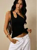 Nova camisola sexy preta estilo americano ombro a ombro para mulheres com decoração de corrente, top justo e que valoriza a silhueta para comércio transfronteiriço