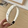 Diadema de Satén Plisado de Alta Calidad para Mujer con Corona Alta, Diadema de Borde Ancho Forrada en Tela, Accesorio para el Cabello