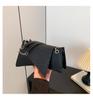 Cinto Decorativo Crocodilo Padrão Bag Mulheres 2024 Nova moda nicho design moda Hot Girl Bolsa feminina cadeia em forma de bolsa em forma especial
