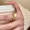 Anillo Dorado Mate Irregular para Mujer Nicho Diseño Único Anillo para Dedo Índice Lujo Accesible Gama Alta Anillo Abierto