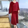 2026 Novo Estilo Outono e Inverno Estilo Preguiçoso Veludo Puro de Visão Redonda Tricô Cor Pura Saia Solta Conjunto Feminino de Duas Peças