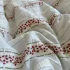 Conjunto Novo de Renda Bordada em Algodão Puro Fresco e Simples de Quatro Peças Nova Cor Jacquard Tecido em Renda Floral Capa de Edredom Lençol de Cama Conjunto de Sacola de Presente~
