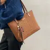 Bolsos de Alta Gama para Mujer 2025 Nuevos Bolsos de Hombro Retro Otoño e Invierno para el Trabajo y los Viajes Bolsos Tote de Gran Capacidad para Mujer