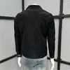 Chaqueta de cuero sintético tipo gamuza de alta gama, ligera y lujosa para hombre, adecuada para otoño e invierno, con corte ajustado, forro polar y grosor adicional, perfecta para uso de negocios casual.