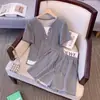 Conjunto de Moda Veraniega Urbana Estilo Coreano para Mujer Tallas Grandes que Disimula el Vientre, Camiseta de Manga Corta Adelgazante y Shorts Versátiles Conjunto de Dos Piezas