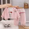 Conjunto de Roupas de Outono para Meninas Estilo 2026 Roupas de Primavera e Outono Bebê Crianças Jaqueta de Desenho Animado Bebê Manga Longa Conjunto de Três Peças Tendência Atacado