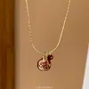 Colar Exquisito Estilo Fada da Valsa Rosa com Design de Nicho de Luxo Leve, Versátil e Valorizador, Adequado para Todos os Tipos de Pele
