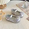 Sapatos de Couro para Meninas, Sapatos de Princesa de Cano Baixo, Estilo Primavera e Outono, Sapatos Infantis da Moda com Solado Macio, Sapatos de Salto com Strass para Meninas