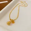 Colar com Pingente de Cabacinha Coração de Zircônia Dourada para Mulheres, Novo Estilo Chinês, Corrente Clavicular de Luxo Leve de Alta Qualidade, Acessório Único e Elegante