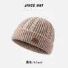 Gorro de punto liso trenzado retro de moda para hombre, nuevo gorro cálido de lana para exteriores de otoño e invierno, gorro de punto elegante de nicho