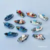 Resina Mediterránea Azul Playa Mini Micro-Paisaje Artesanía Modelo de Barco Decoración de Acuario Pequeño Adorno Barco Pequeño Barco de Pesca