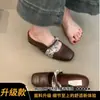 Sapatos Mary Jane com aumento interno de altura, primavera-verão 2026 estilo francês novo retrô chinês, adequados para saias, mules slip-on de bico fechado