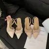 Sandálias Elegantes de Salto Anabela Bico Fino para Mulheres, Novo Estilo Verão 2026, Estilo Socialite, Corte Baixo, Franzidas, Sandálias Modernas e Versáteis