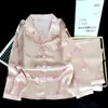 Nuevo pijama de mujer para primavera y otoño, de manga larga y pantalón largo, dulce y lindo conjunto de dos piezas tipo cárdigan de seda sintética, ropa para el hogar