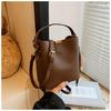 Bolsa de Mão Estilo Balde Retrô de Luxo 2026 Novo Estilo Elegante Bolsa Feminina Outono e Inverno Moda Popular Bolsa de Ombro Transversal para Mulheres
