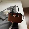 Bolsa Tote Simple de Aspecto Elegante Estilo Coreano para Mujer 2025 Nuevo Bolso de Hombro de Verano Bolso de Concha de Moda Nicho de Mano