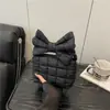 Ropa Nueva de Algodón Otoño e Invierno Bolso Nube Nicho Lazo Bolso de Mano Único para Mujer Gran Capacidad Bolso Burbuja Plisado