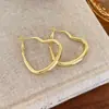 Ear Cuff de Corazón Hueco Simple Pendientes Metálicos de Corazón Grande Estilo Coreano Nicho Gama Alta Versátil Pendiente para el Trabajo Protectores de Pendientes