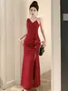Vestido de Noite Vermelho 2026 Novo Modelo Elegante de Alta Qualidade Sexy Longo Vestido de Banquete de Celebridade Vestido Cauda de Peixe com Fenda Modelo de Carro