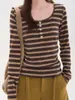 Camiseta a rayas de bloques de color estilo coreano para mujer, nueva camiseta básica de manga larga para otoño e invierno, simple y versátil, corte ajustado, adecuada tanto para usar como prenda interior como exterior.