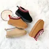 Zapatos de Invierno para Bebés y Niños 2025 Niños Botas de Algodón Gruesas y Cálidas Zapatos para Bebés y Niños Pequeños Niñas Moda Botas de Nieve