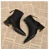 Botas Femininas 2026 Outono/Inverno Novo Estilo Francês Elegante Bico Fino Salto Alto Couro Envernizado Fashion Versátil Botas Curtas