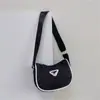 Nova Bolsa Transversal Ultraleve Infantil Versátil Simples de Nylon Casual para Meninos e Meninas Moda Pequena Tendência