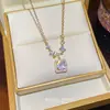 Exquisito Collar de Cubo de Azúcar con Circonita de Diamante Completo Cadena para Clavícula de Acero de Titanio Versátil de Lujo Ligero Nicho Colgante No Descolorante para Mujeres