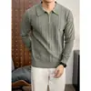 Tricô Americano Retrô Old Money com Zíper Meio e Gola Malha Masculina Outono/Inverno Textura de Listras Verticais Jacquard Anti-Pilling Camisa POLO