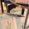 Pinza para el pelo de punto floral vintage de otoño e invierno, pinza lateral para mujer, accesorio para el pelo elegante y sofisticado, pinza para flequillo