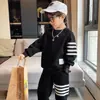 Traje de Otoño Transfronterizo para Niños y Niñas Nuevo Estilo Occidental Coreano Guapo Deportivo Conjunto de Dos Piezas para Niños Pequeños y Medianos