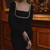 Vestido Feminino Elegante 2025 Novo Design Estilo Francês Manga Longa Cintura Dividida Saia de Quadril