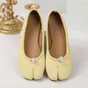 Nova Coleção Primavera/Verão 2026 Comércio Exterior Tamanho Grande Sapatos Baixos Planos Femininos Estilo Coreano Casuais Mocassins Slip-On Bico Fino