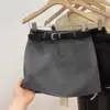 Falda corta de estilo traje gris para primavera y verano para mujer, una pieza moderna y elegante que acentúa los brazos, perfecta para figuras petite, con cintura alta y un efecto adelgazante, creando una elegante silueta en A