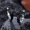 Aretes de Textura de Hierba Tang de Color Contrastante Dorado y Plateado para Mujer Diseño Nicho Modernos Simples Estilo Coreano para Hombre Aretes de Alta Gama