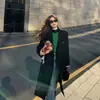 Trench coat de cor cáqui para primavera e outono para mulheres, novo casaco de comprimento médio até o joelho estilo coreano 2026 para figuras petites, moderno