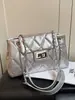 Yue Zi 2026 Verão Nova Bolsa Tote Elegante Versátil Acolchoada com Diamantes e Alça de Corrente Popular Chique Bolsa de Ombro Único Transversal