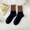 Calcetines de lana para mujer, otoño e invierno, combinación de colores, longitud hasta la mitad de la pantorrilla, calcetines marrones lechosos japoneses, cálidos Maillard con pantuflas peludas